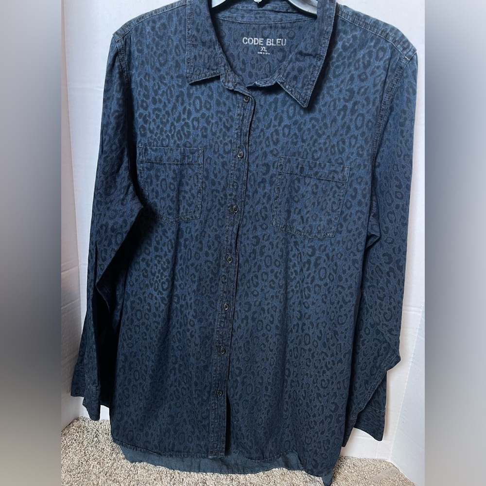 Code Bleu Button Down Animal Print Denim Shirt Si… - image 2